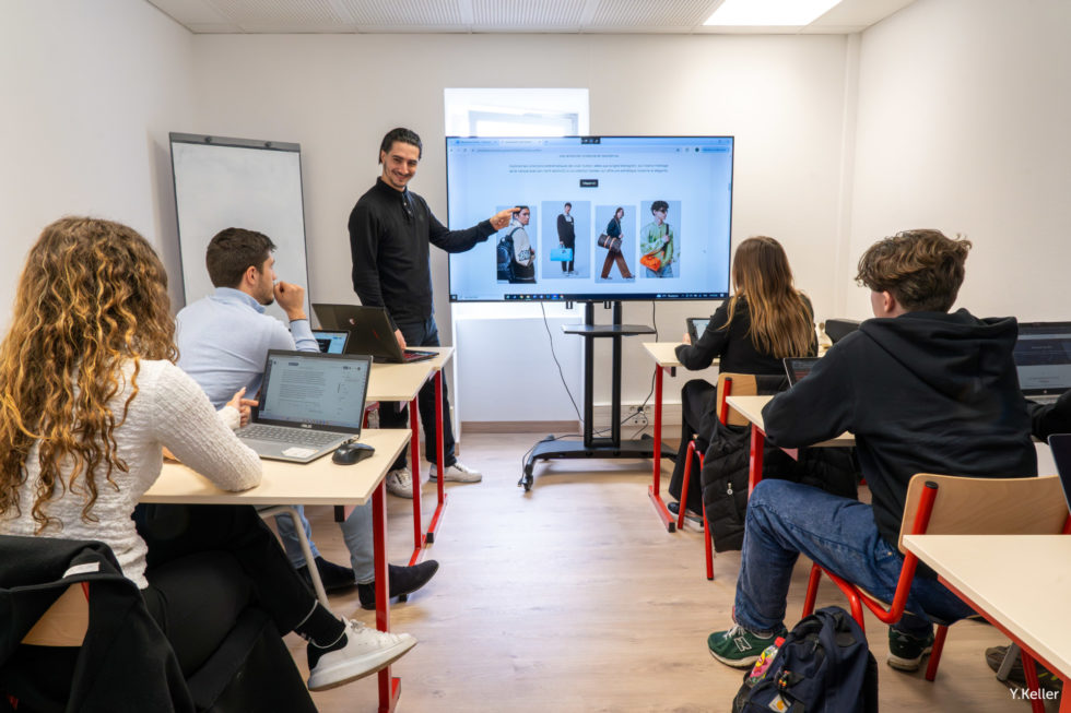 Débouchés après une école de commerce les carrières accessibles — free download