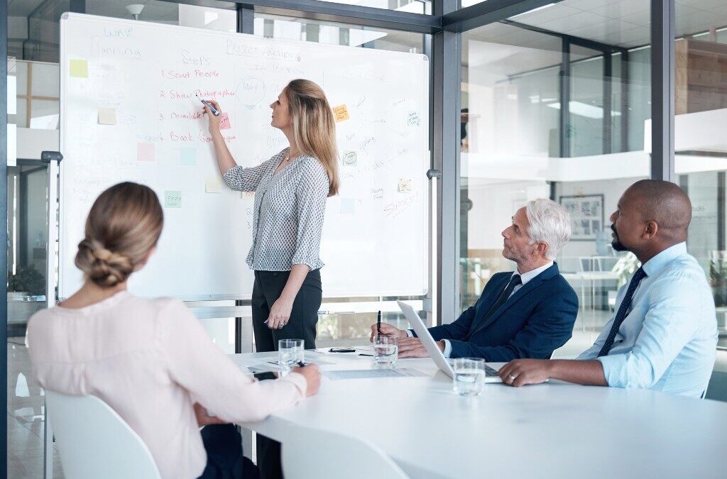 Fiche sur le métier de chef de projet – article par l'école de commerce ESCM